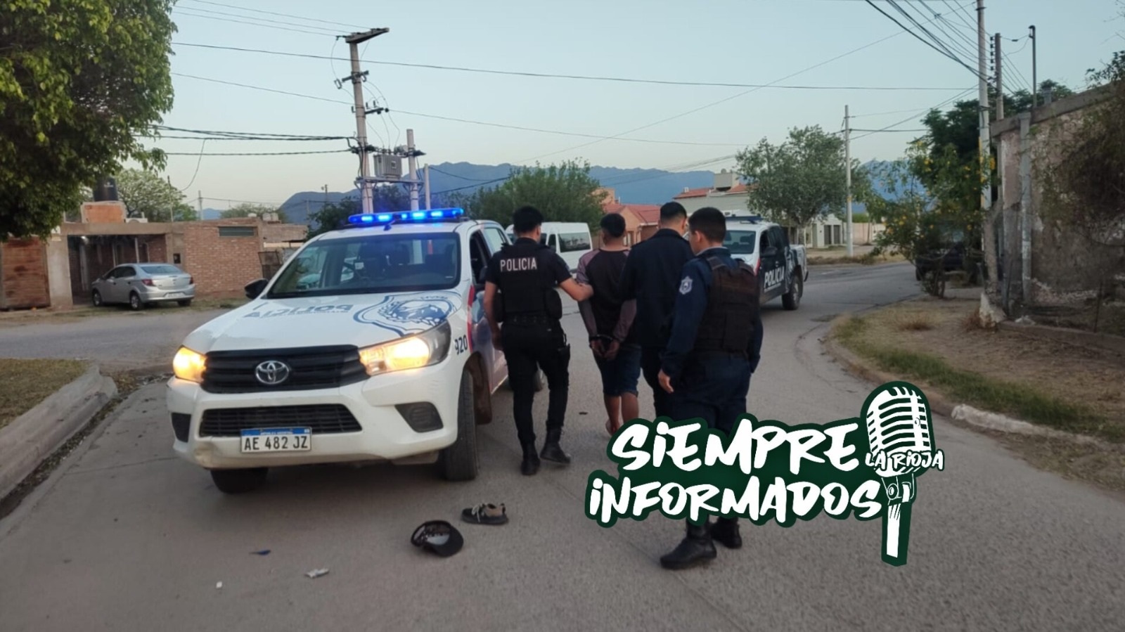 LA POLICÍA DETUVO A UN MENOR QUE SALTABA TECHOS DE CASAS  