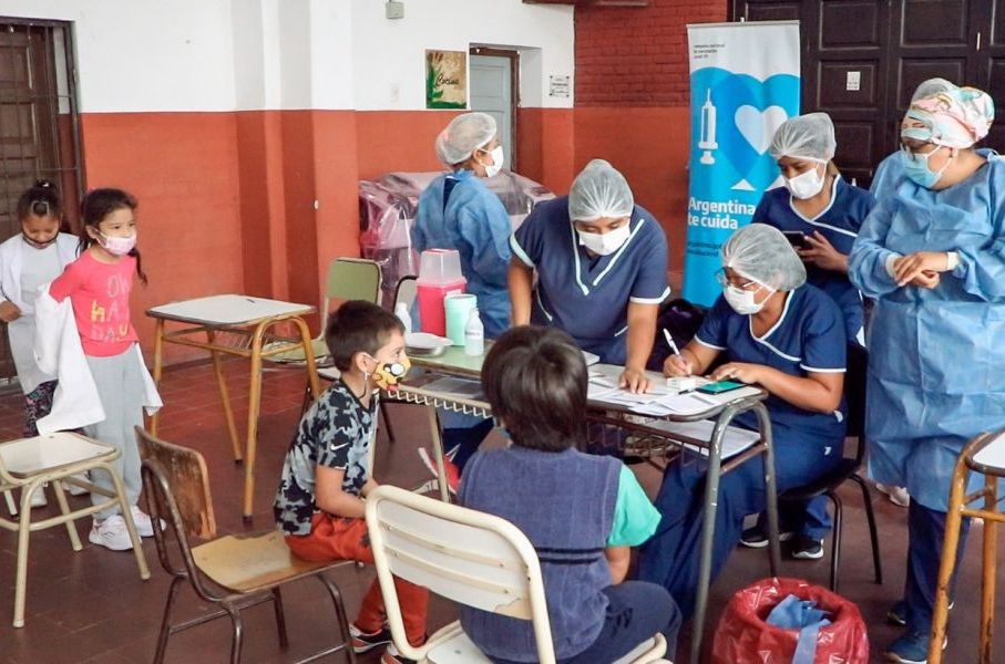 LA PROVINCIA BUSCA ASEGURAR LA COBERTURA DE VACUNAS EN NIÑOS Y ADOLESCENTES