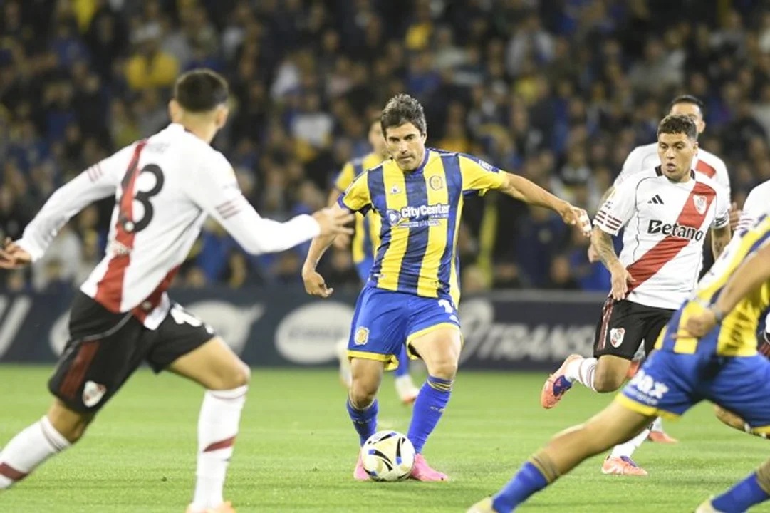 RIVER CAYÓ EN EL GIGANTE DE ARROYITO ANTE ROSARIO CENTRAL