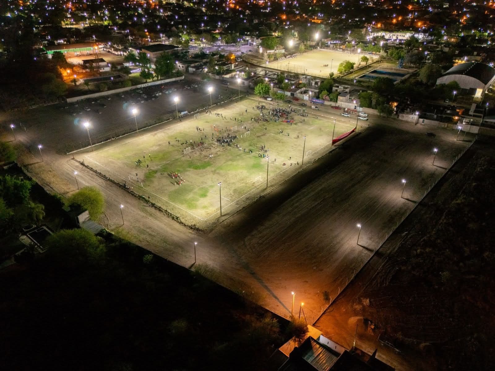  NIÑOS Y JÓVENES PODRÁN PRACTICAR DEPORTE DE FORMA NOCTURNA EN EL CLUB SAN LORENZO DE VARGAS 