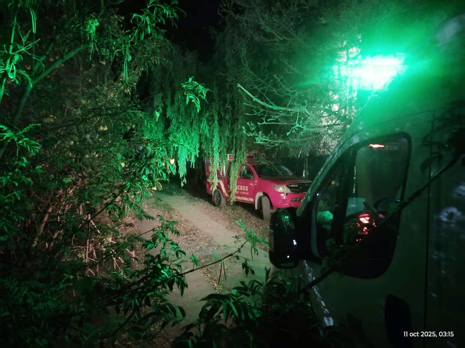 PERDIERON EL CONTROL DE SU MOTOCICLETA Y CAYERON AL VACIO