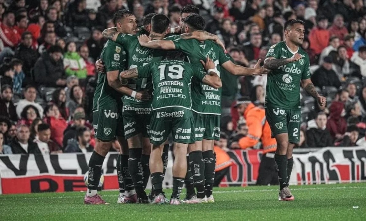 SARMIENTO DIO EL BATACAZO DE LA FECHA Y SE LLEVÓ UN GRAN TRIUNFO ANTE RIVER