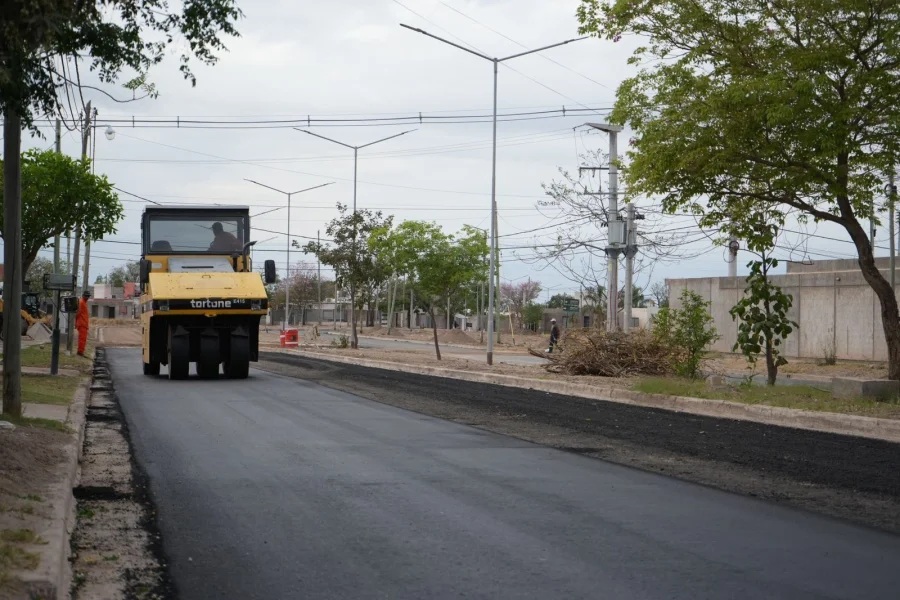 LA MUNICIPALIDAD FINALIZÓ EL ASFALTADO EN AVENIDA ROSA BAZÁN DE CÁMARA