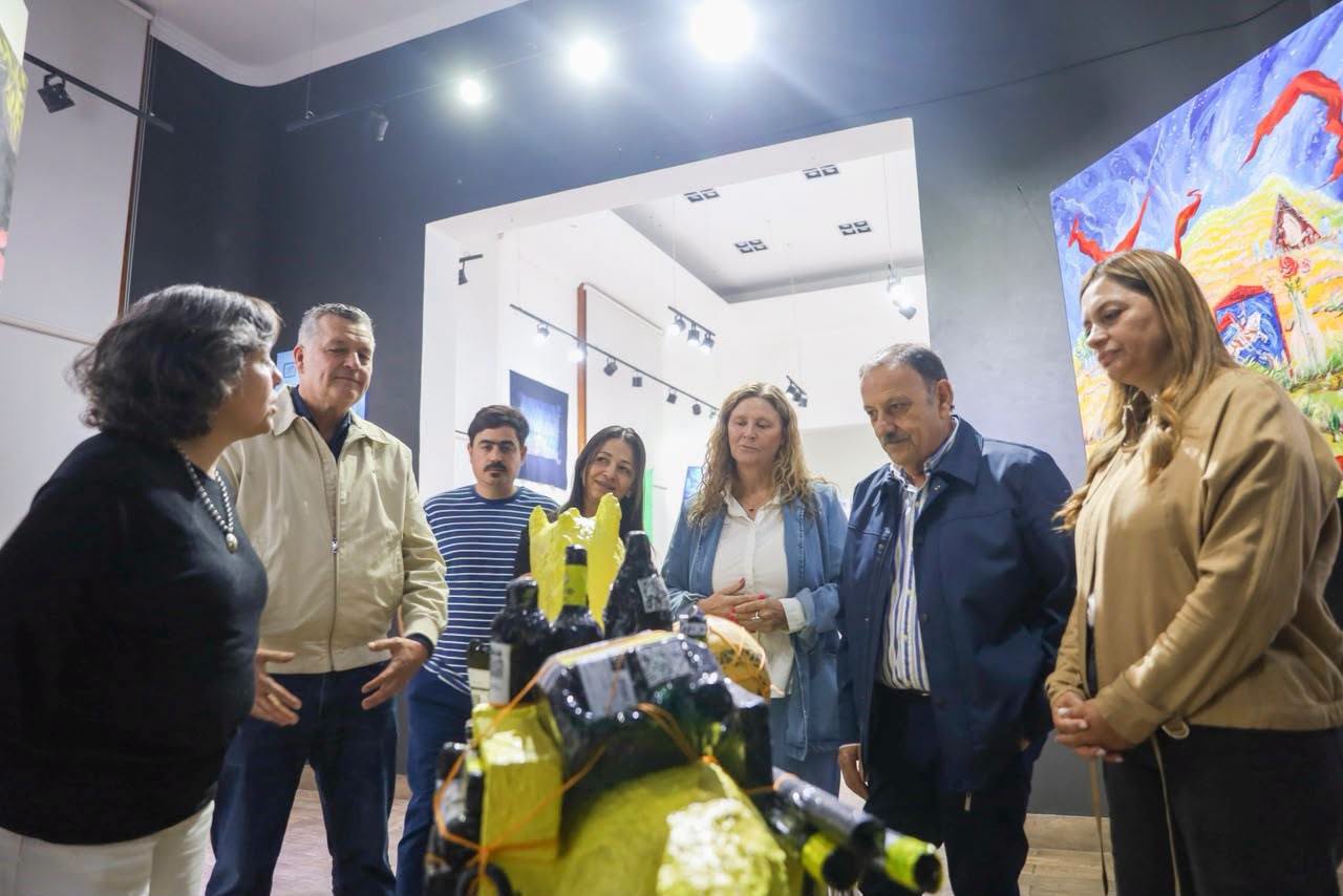 QUINTELA VISIT&Oacute; EL PRIMER SAL&Oacute;N NACIONAL DE ARTES EN EL PASEO CULTURAL