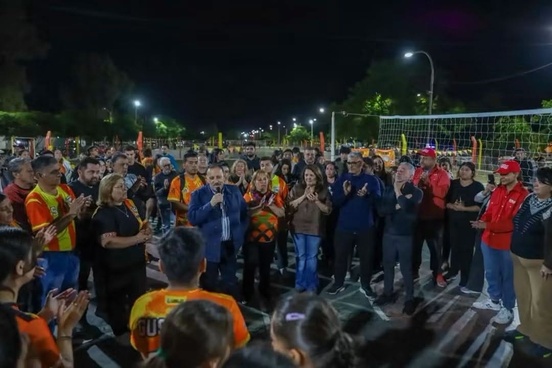QUINTELA INAUGUR&Oacute; NUEVA ILUMINACI&Oacute;N EN UNA AVENIDA QUE BENEFICIA A NUEVE BARRIOS