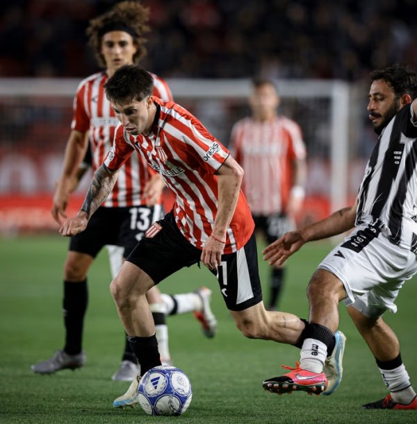 ESTUDIANTES DE LA PLATA RECIBE A FLAMENGO POR LA IDA DE LAS SEMIFINALES DE LA COPA LIBERTADORES