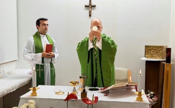 EL VATICANO DIFUNDI&Oacute; LA PRIMERA FOTO DEL PAPA LE&Oacute;N XIV TRAS LA CIRUG&Iacute;A