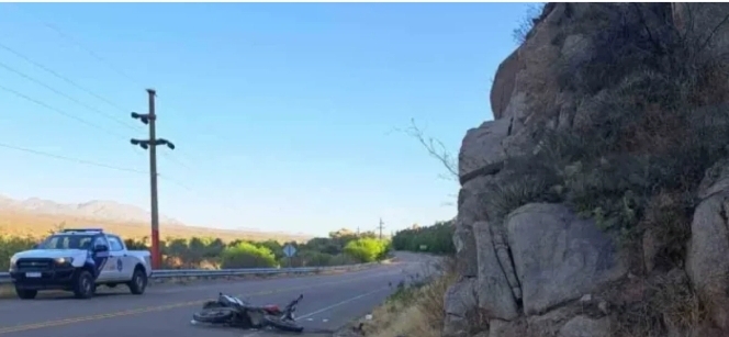 PERDIÓ EL CONTROL DE SU MOTO, CHOCÓ CONTRA LA MONTAÑA Y MURIÓ