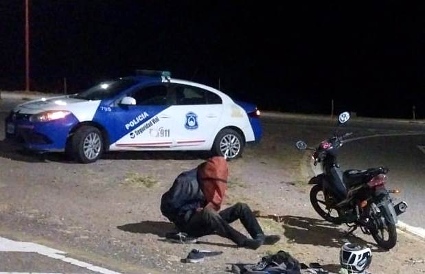 MOTOCICLISTA EVADIÓ UN CONTROL POLICIAL Y DESATÓ UNA INCREIBLE PERSECUCIÓN POR RUTA 38