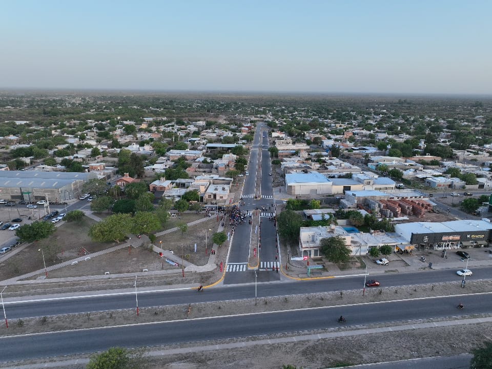 QUINTELA INAUGURÓ OBRA DE ASFALTADO EN EL BARRIO PARQUE AMERICANO