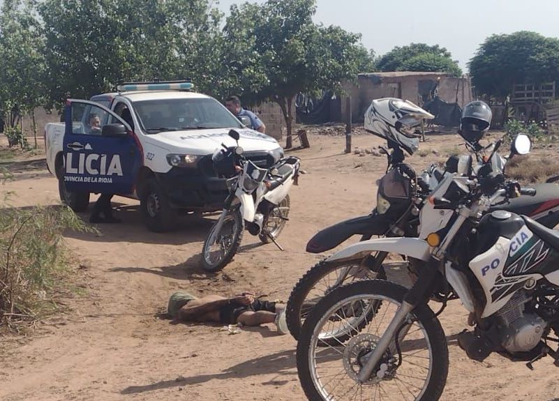 ROBÓ UN CELULAR, ESCAPÓ Y LA POLICIA LO DETUVO EN EL BARRIO FRANCISCO PRIMERO