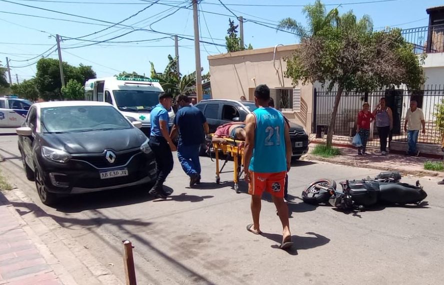 ARREBATÓ UN CELULAR, PROTAGONIZÓ UN ACCIDENTE Y TERMINÓ EN EL HOSPITAL