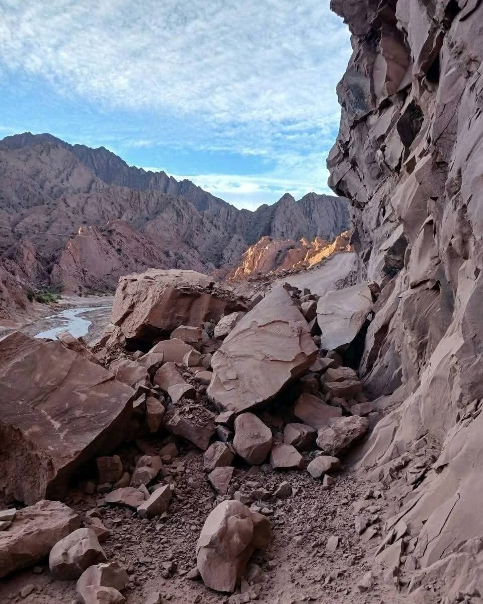  JAGÜE INCOMUNICADO TRAS UN DERRUMBE EN LA CUESTA DE LA TROYA