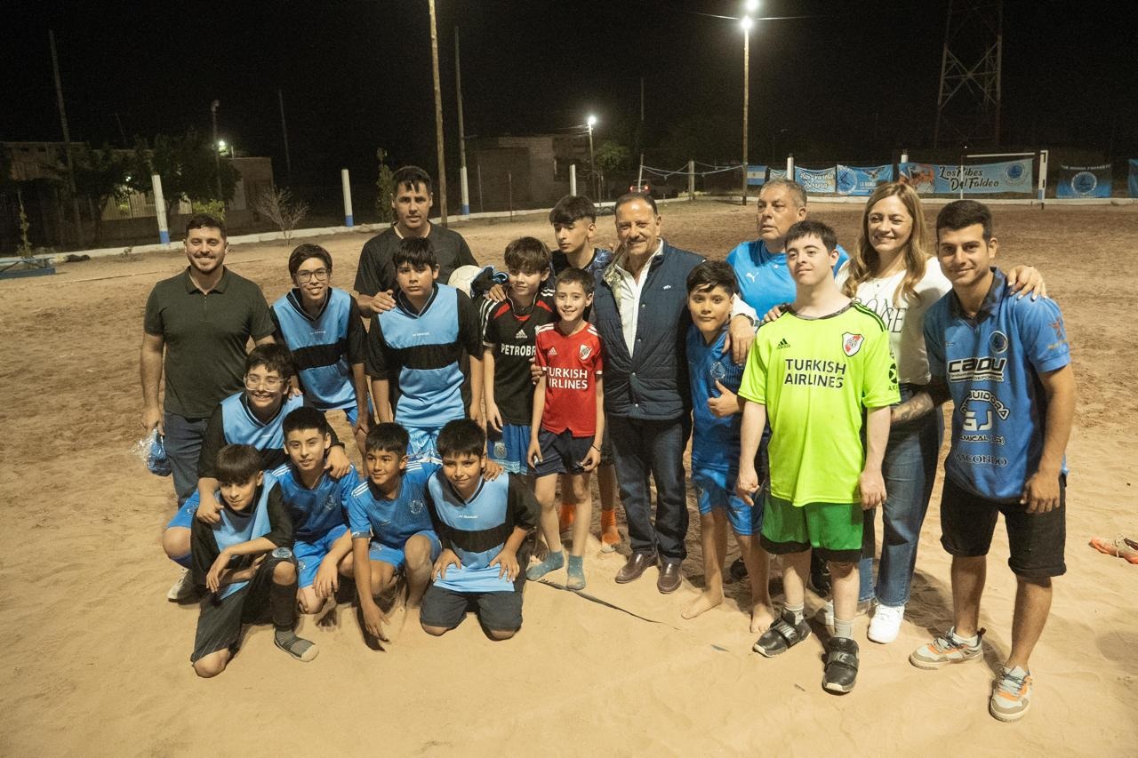 QUINTELA INAUGURÓ OBRA DE ILUMINACIÓN EN ALAS ARGENTINAS