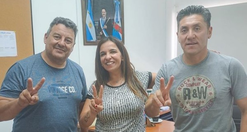 MARICEL MALDONADO JUNTO A LA COMISIÓN DIRECTIVA DEL CENTRO VECINAL BARRIO ALPES RIOJANOS 