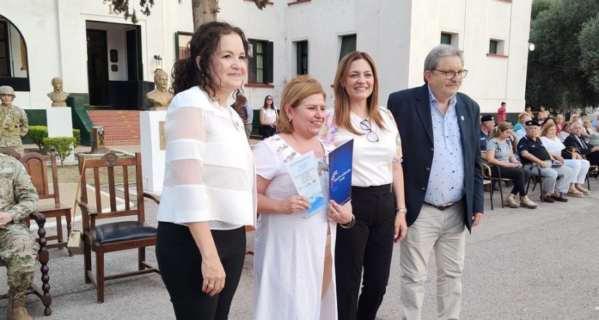 AUTORIDADES PARTICIPAN DE ENTREGA DE MEDALLAS HONORÍFICAS EN EL REGIMIENTO