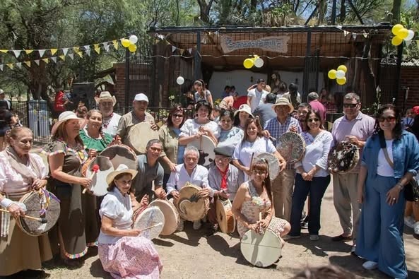 EL INTENDENTE ENCABEZÓ EL ACTO POR LAS VISPERAS DEL NIÑO DIOS EN LA PLAZA DEL PESEBRE 