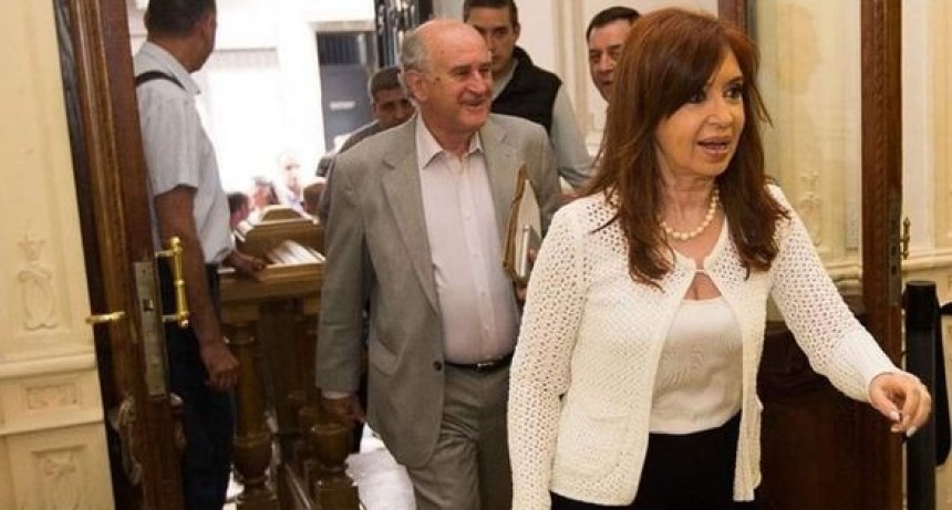 POKER POLÍTICO ENTRE CFK Y MILEI: EL FUTURO DE LAS PASO Y LAS TENSIONES EN EL CONGRESO