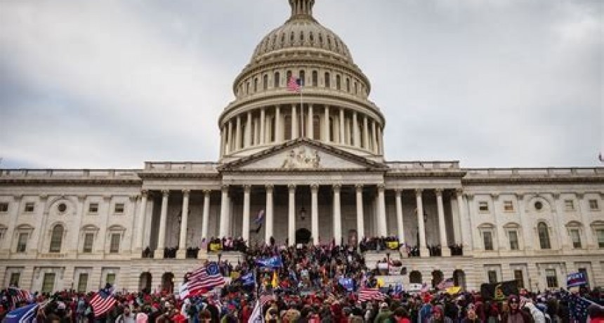 TRUMP PROMETIÓ INDULTAR A LOS ASALTANTES DEL CAPITOLIO EL PRIMER DÍA DE SU MANDATO